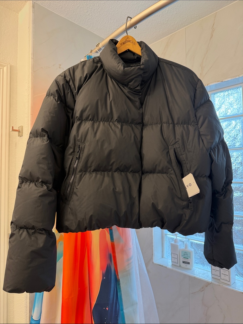 Athleta Women's Puffer Jacket in BLACK XL CROPPED